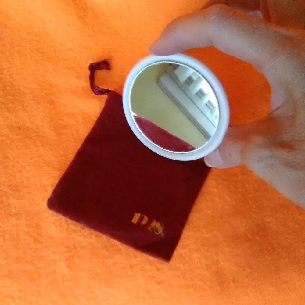 Compact Mirror - Picture 3 of 3